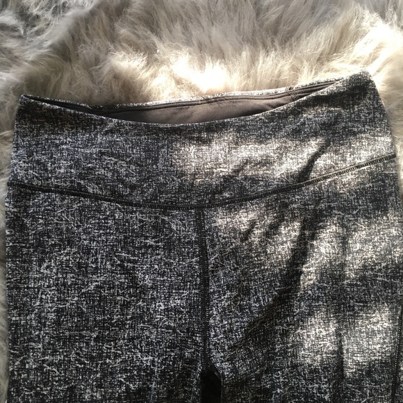 SOLD VSX Sport Knockout Stir Up Leggings - Picture 6 of 7